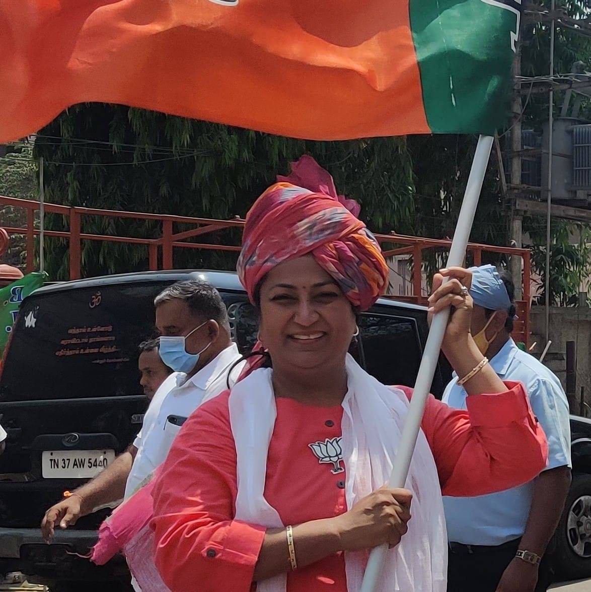 पहली बार पीतमपुरा से चुनी गईं थीं पार्षद