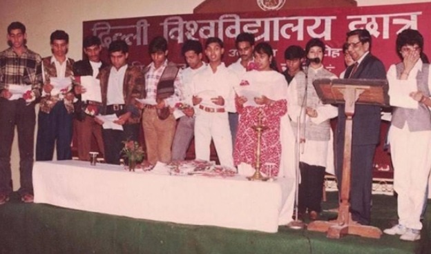 छात्र राजनीति से शुरू हुआ सियासी सफर