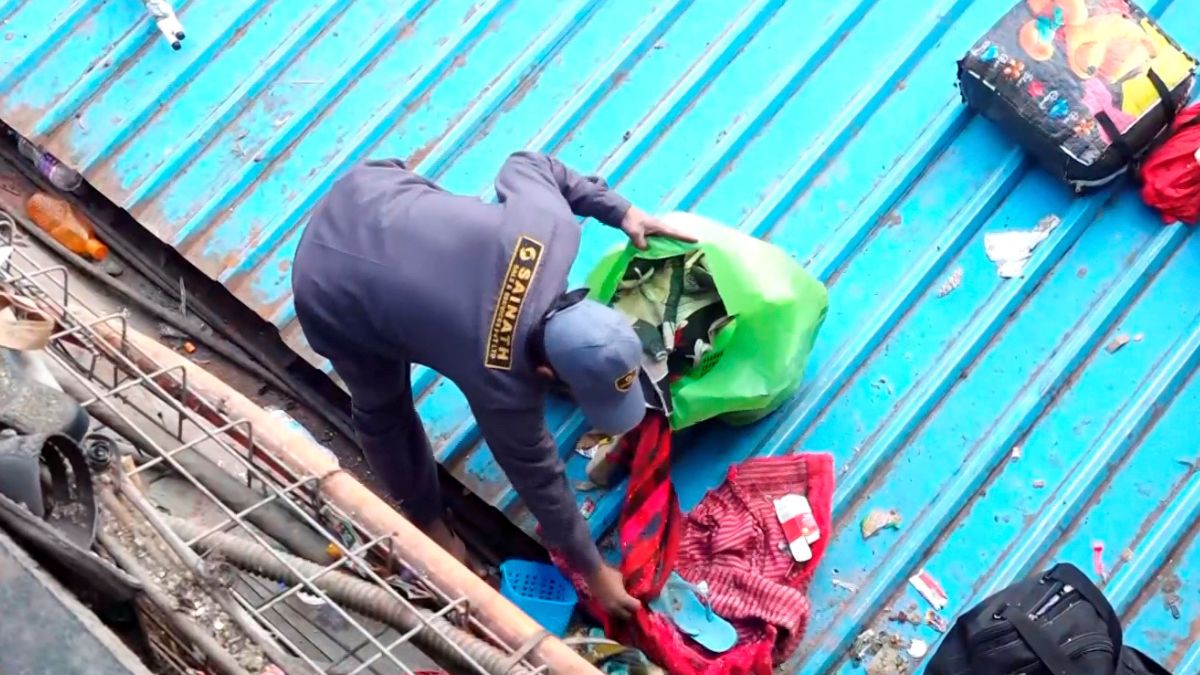 नई दिल्ली रेलवे स्टेशन पर शनिवार रात भीड़ के कारण भगदड़ मच