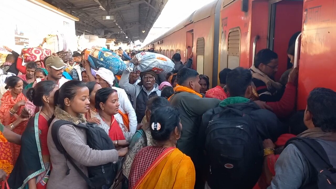  पवन एक्सप्रेस ट्रेन