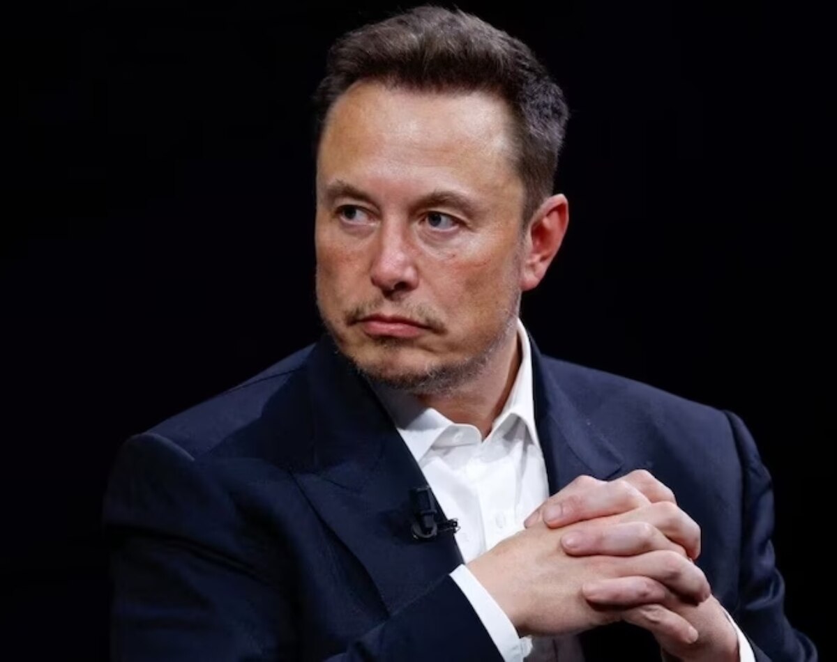 Musk को लगी इतनी चपत 