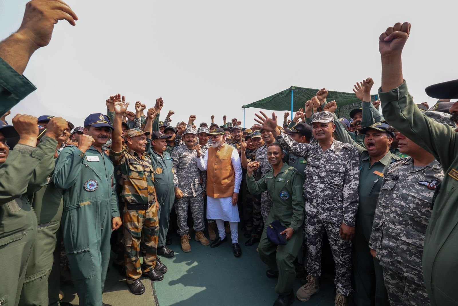 PM Modi in Adampur airbase with airforce jawans