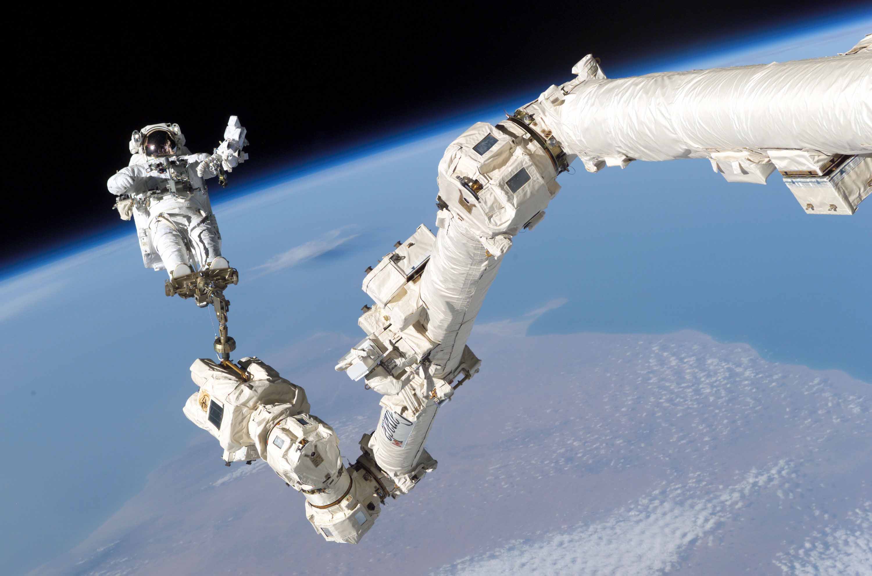 astronaut space walk