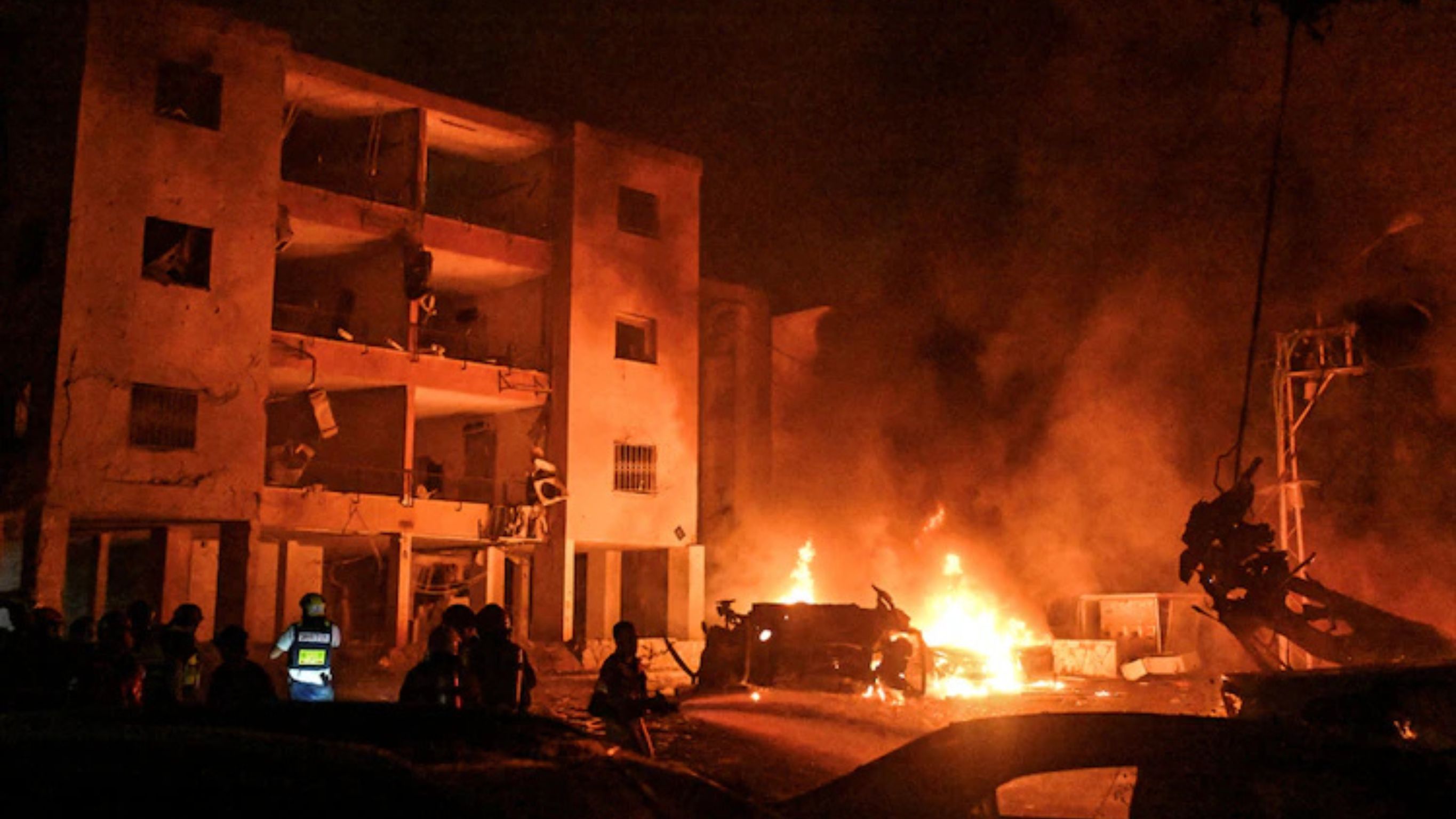 परमाणु प्लांट, एयरपोर्ट, गैस फील्ड, मिलिट्री अड्डे... तस्वीरों में देखें ईरान-इजरायल में हुई तबाही