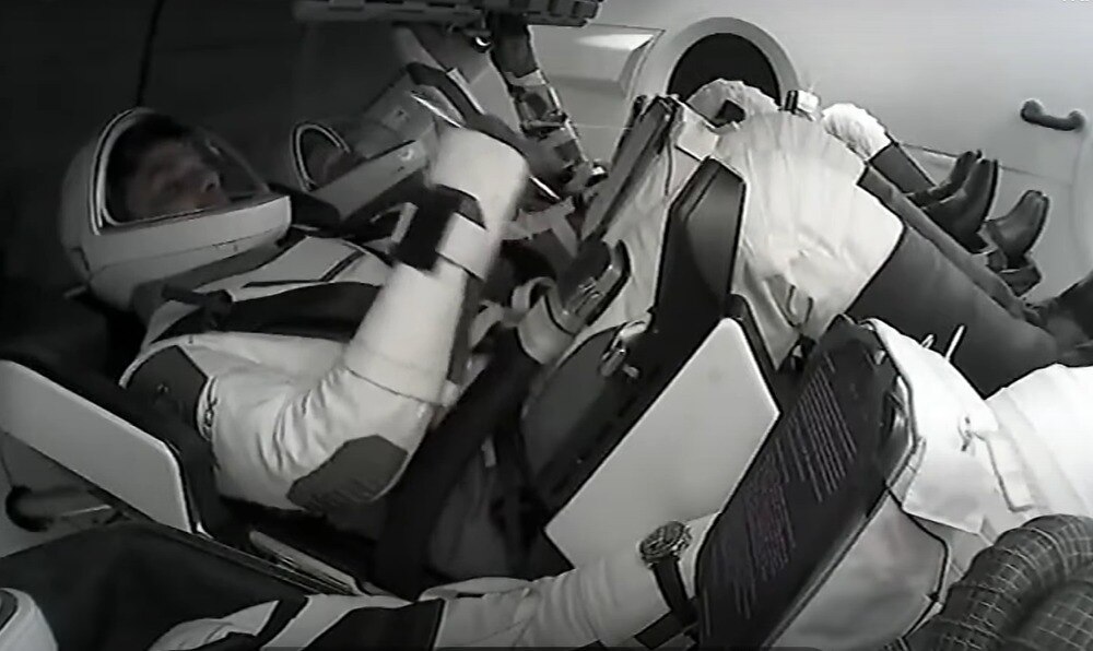 स्पेसक्राफ्ट के अंदर से शुभांशु शुक्ला ने दिया पहला मैसेज