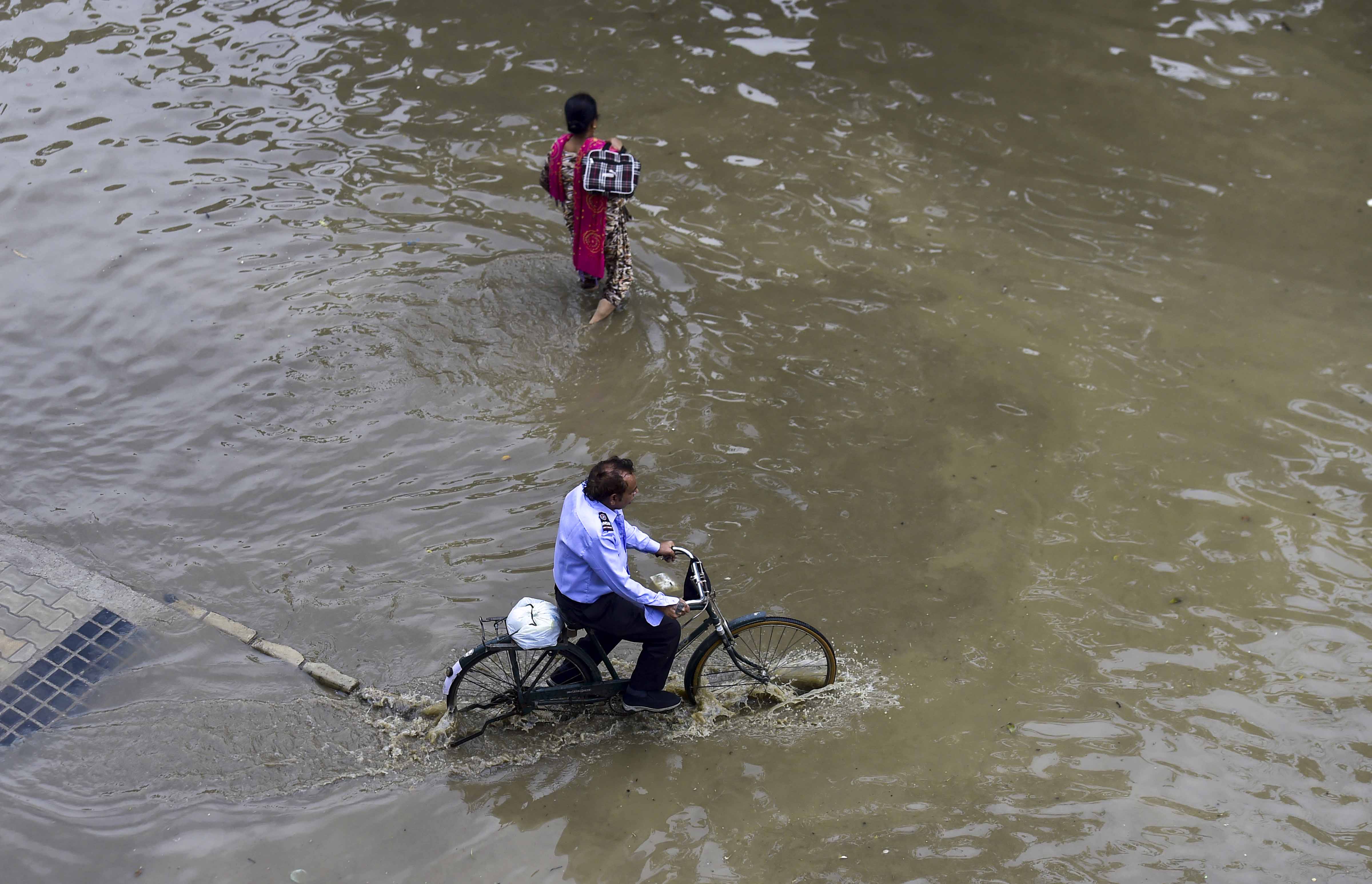 monsoon rain cloudburst waterlogging flood