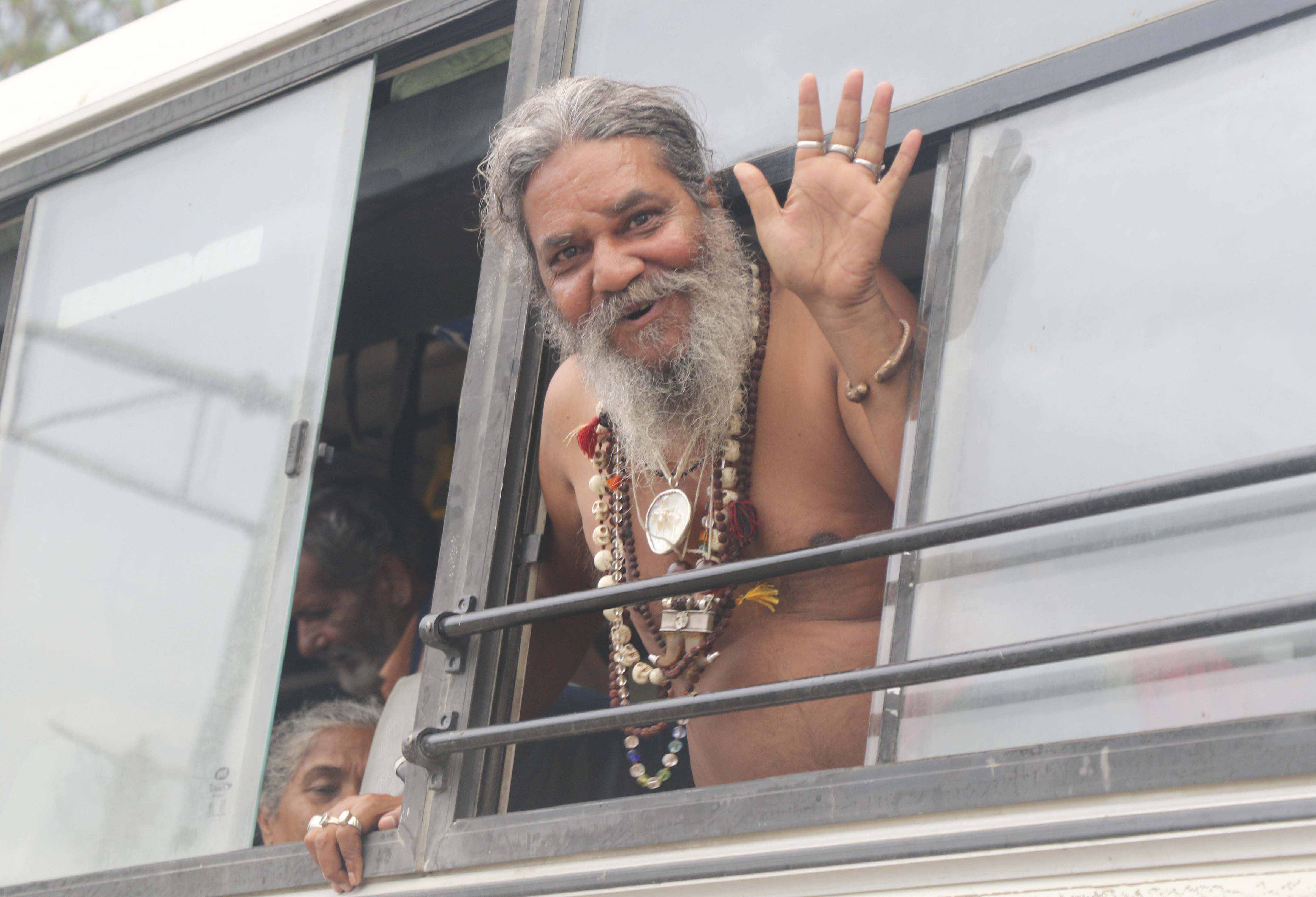 amarnath yatra first batch pilgrims devotees 