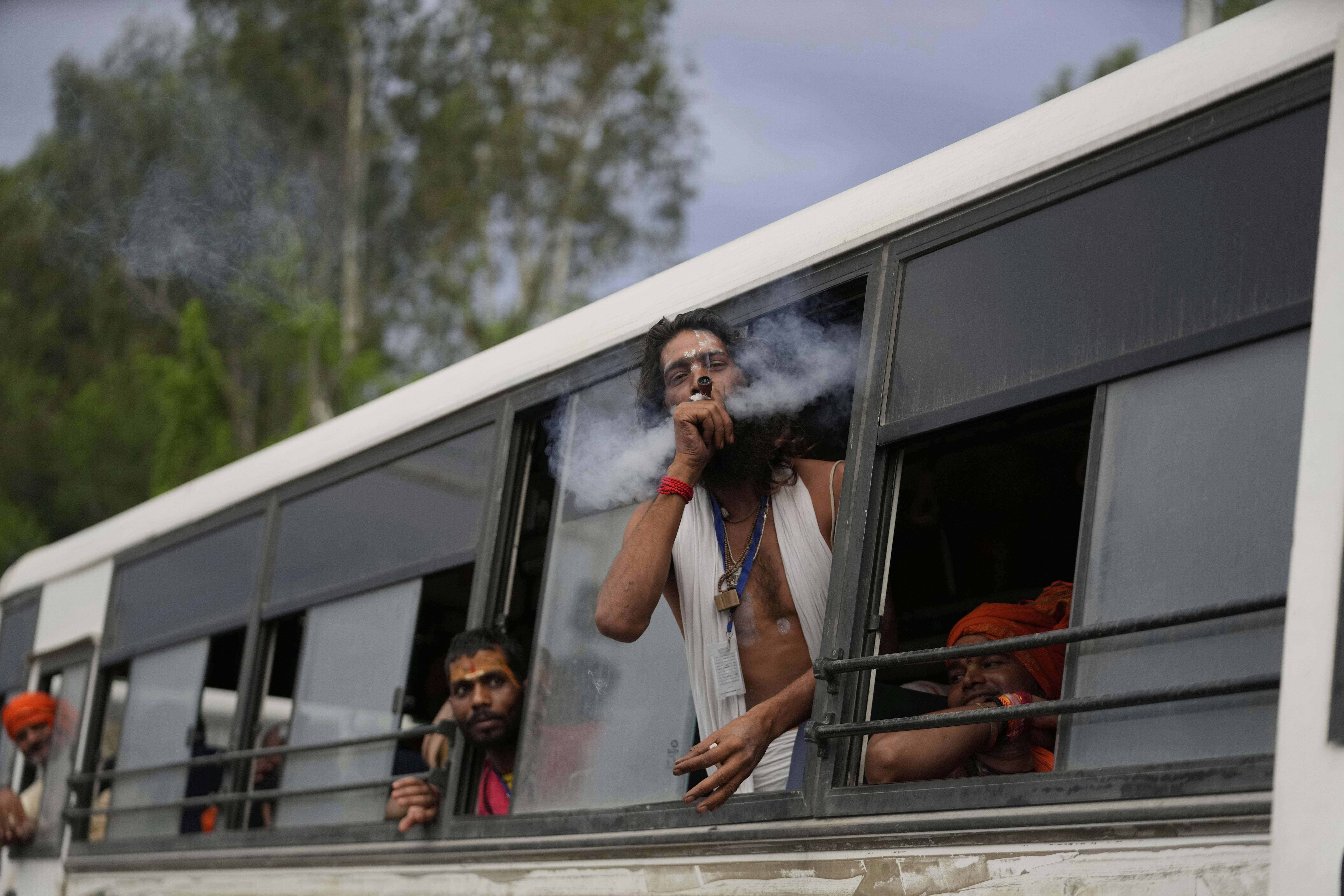 amarnath yatra first batch pilgrims devotees 