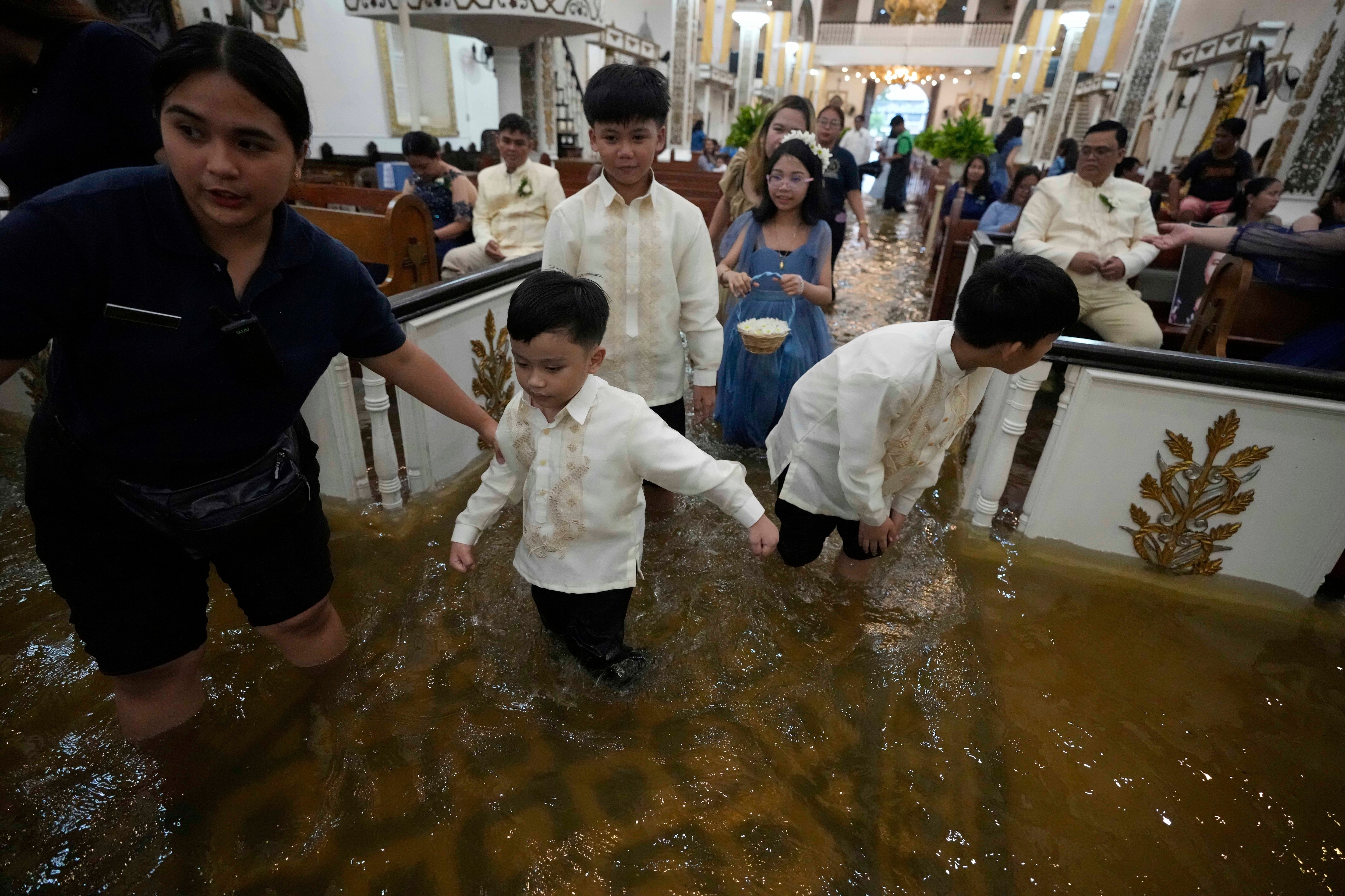 philippines flood wedding