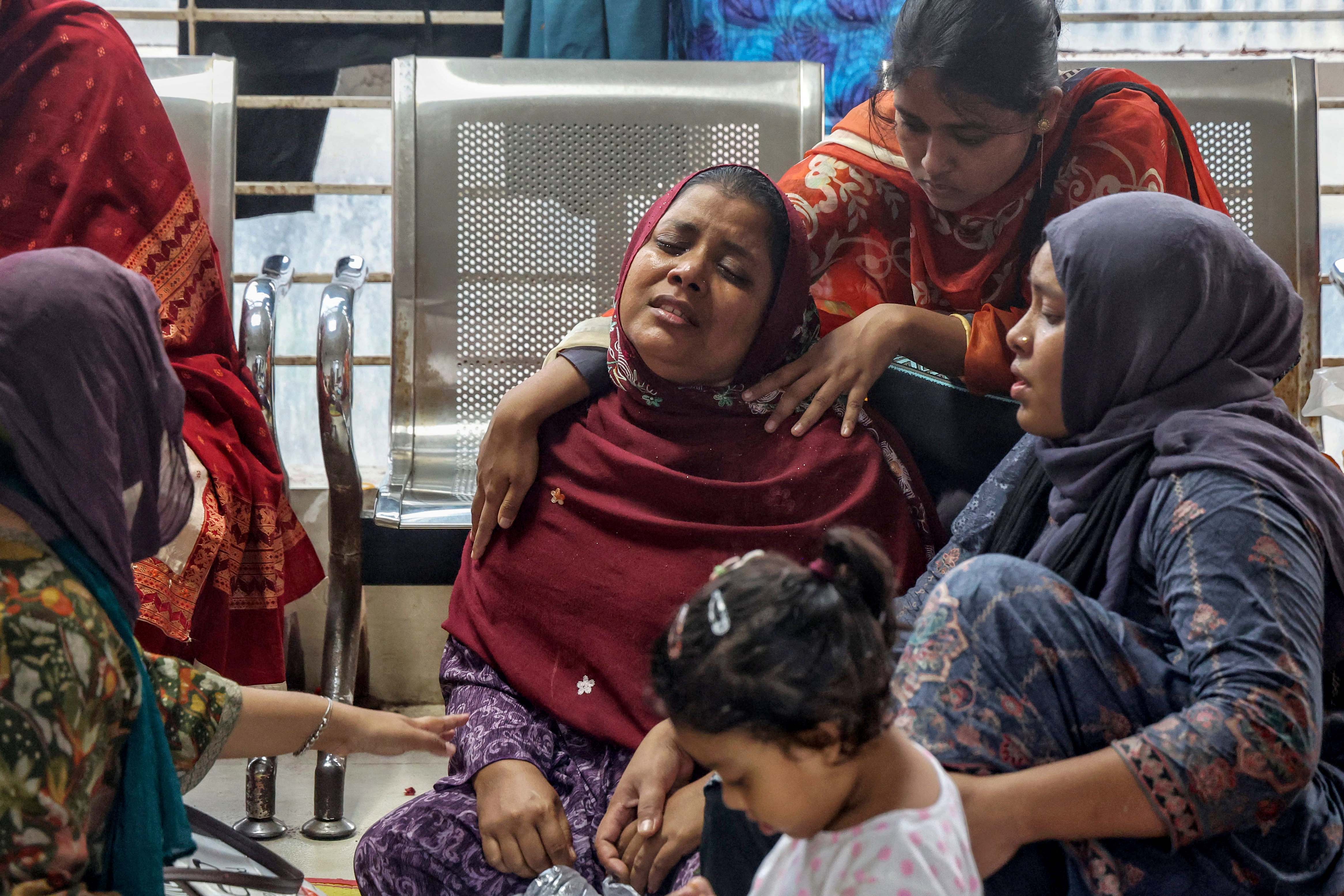 bangladesh air force plane crash