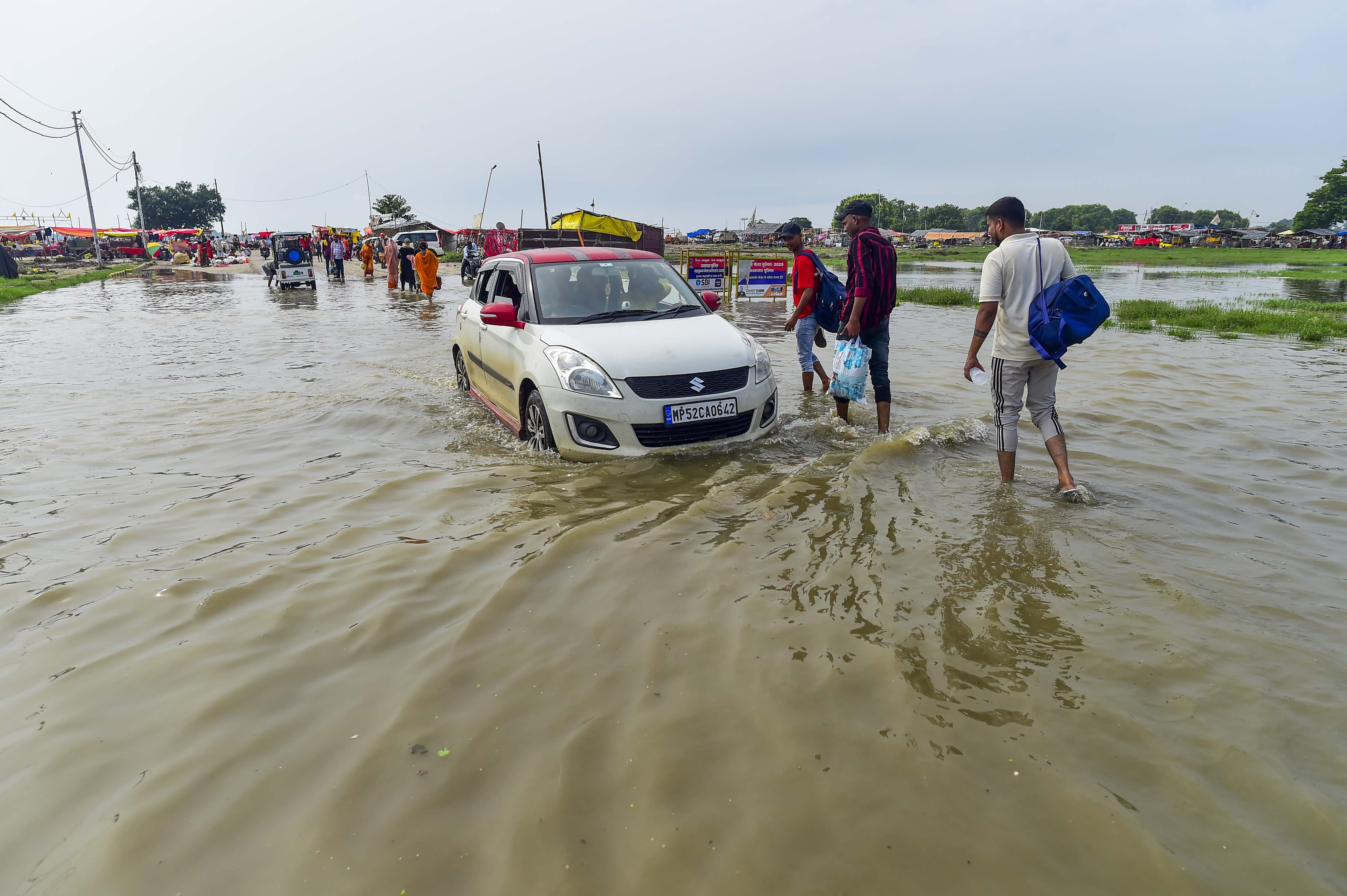 prayagraj flood heavy rainfall