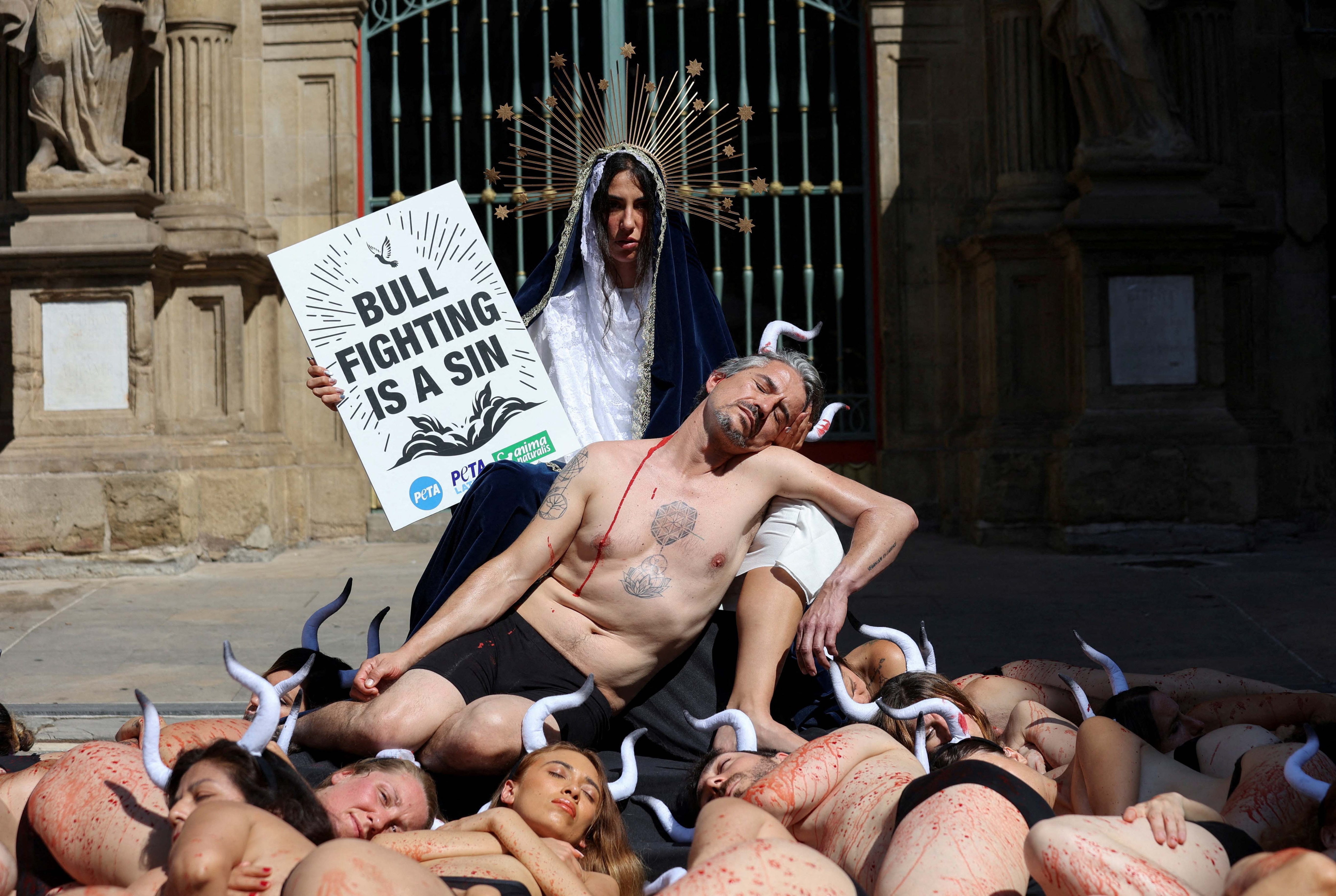 bull race festival pamplona ​​spain