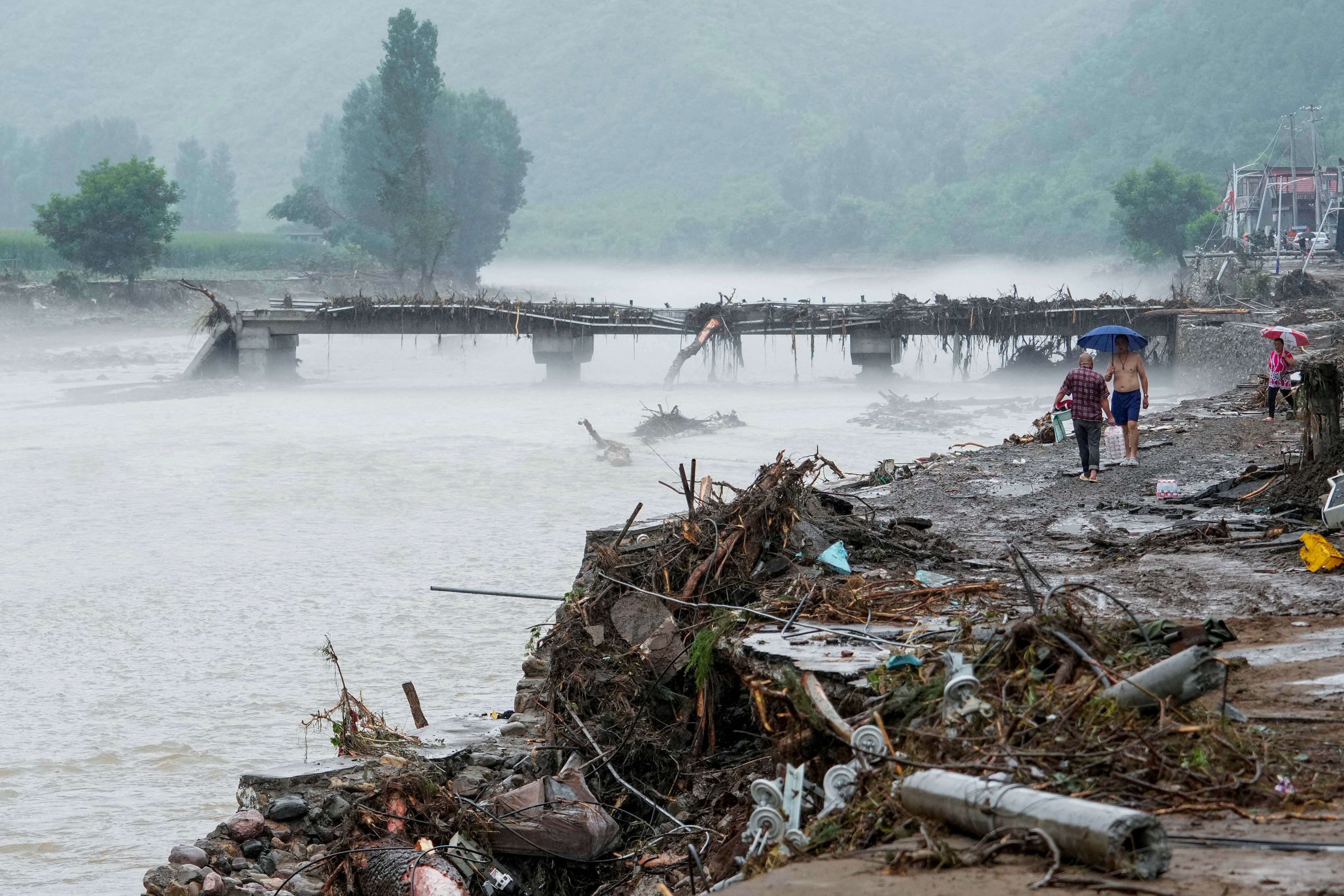 china rain flood devastation