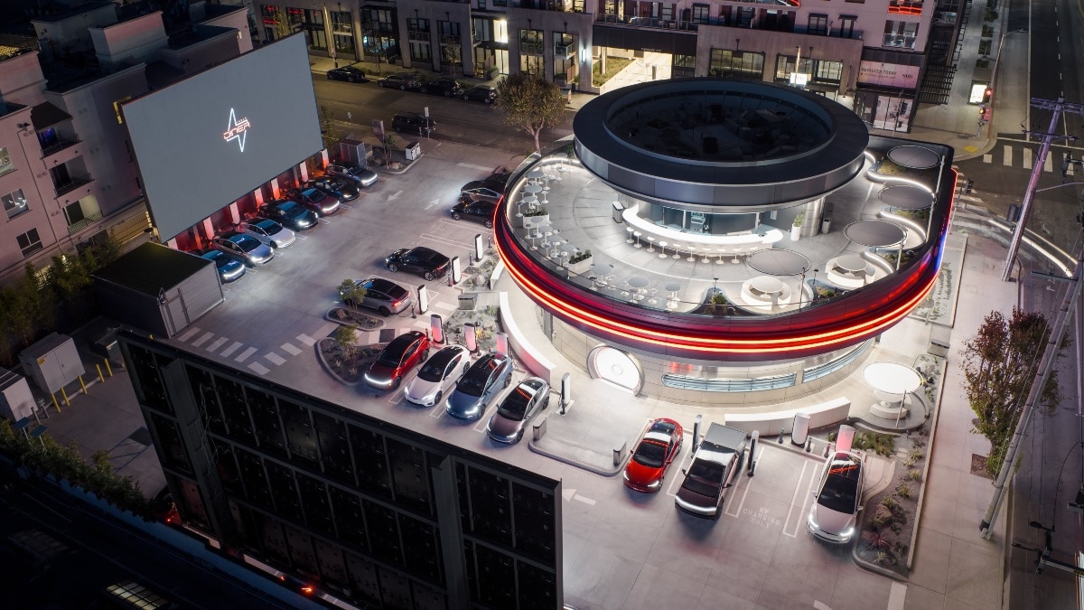 Tesla Diner Car Charing