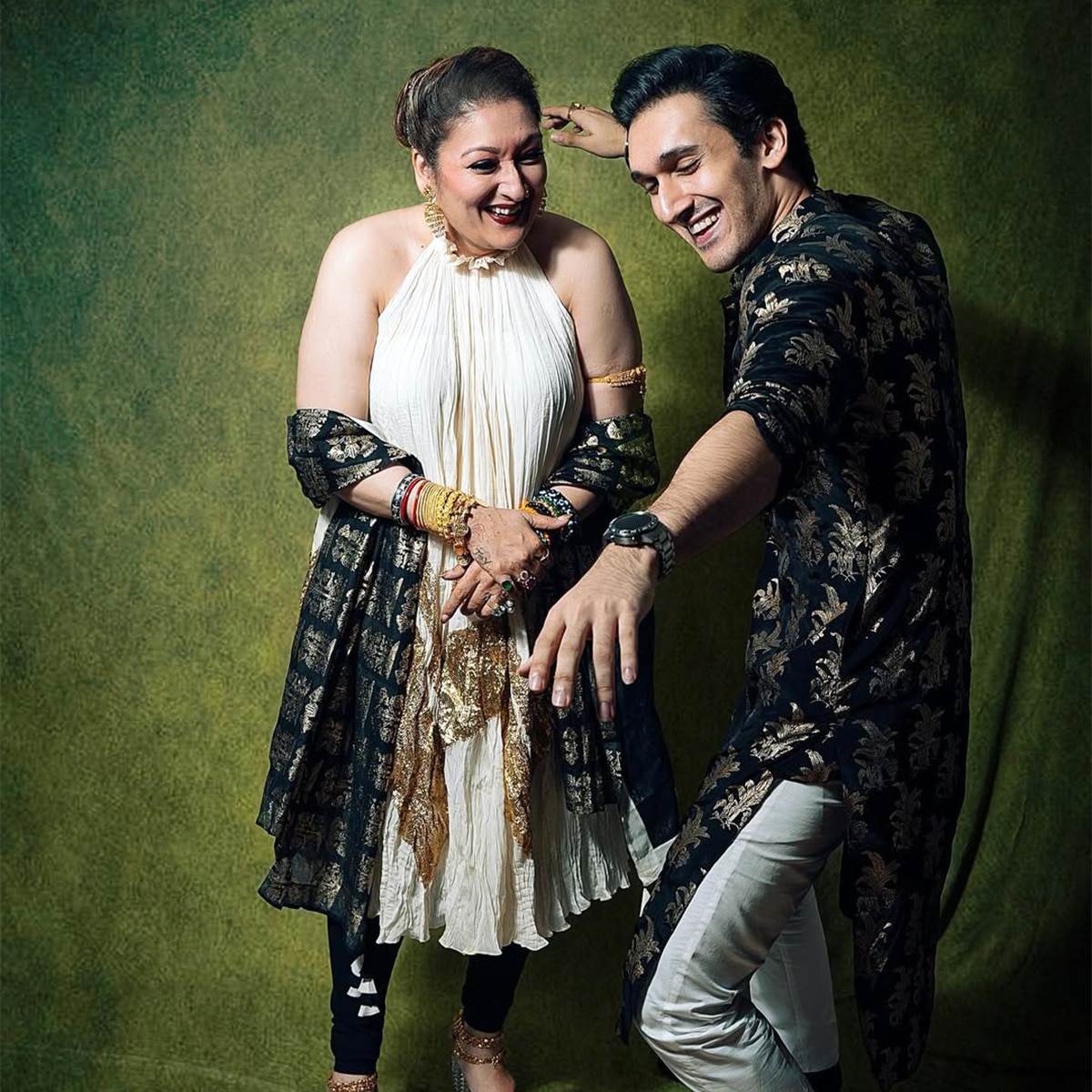 सुनीता आहूजा और यशवर्धन 