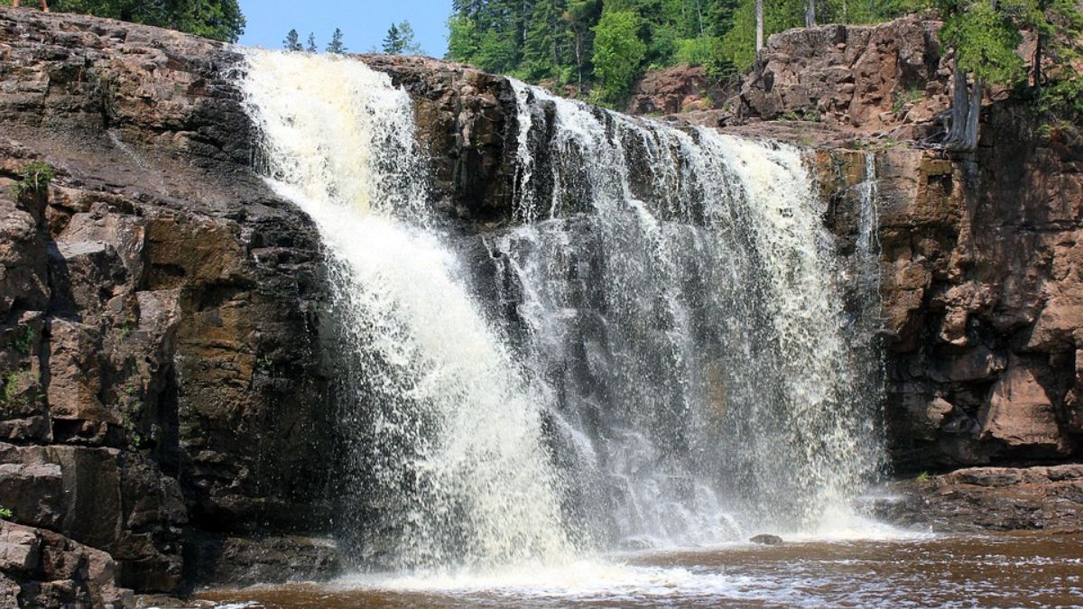 Nohkalikai Falls