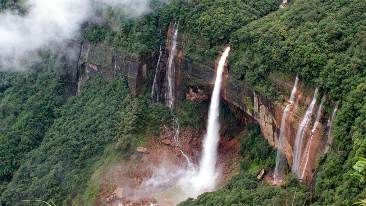 Nohkalikai Falls