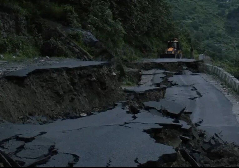 Broken road in Uttarakhand