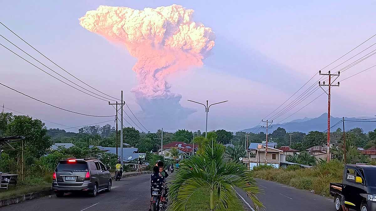  Mount Lewotobi Laki laki