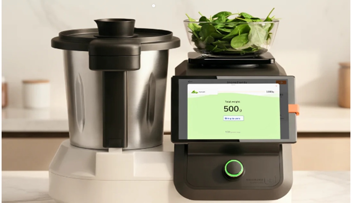 कुकिंग रोबोट बनाएगा खाना 