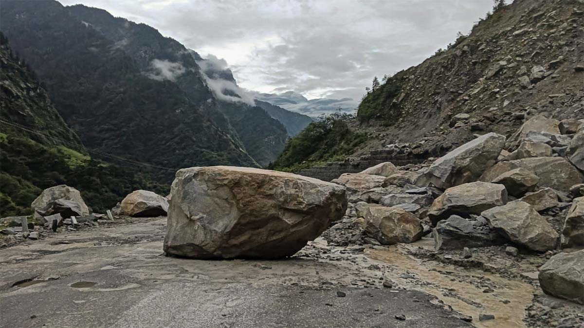 Badrinath National Highway Blocked after landslides (PTI Photo)