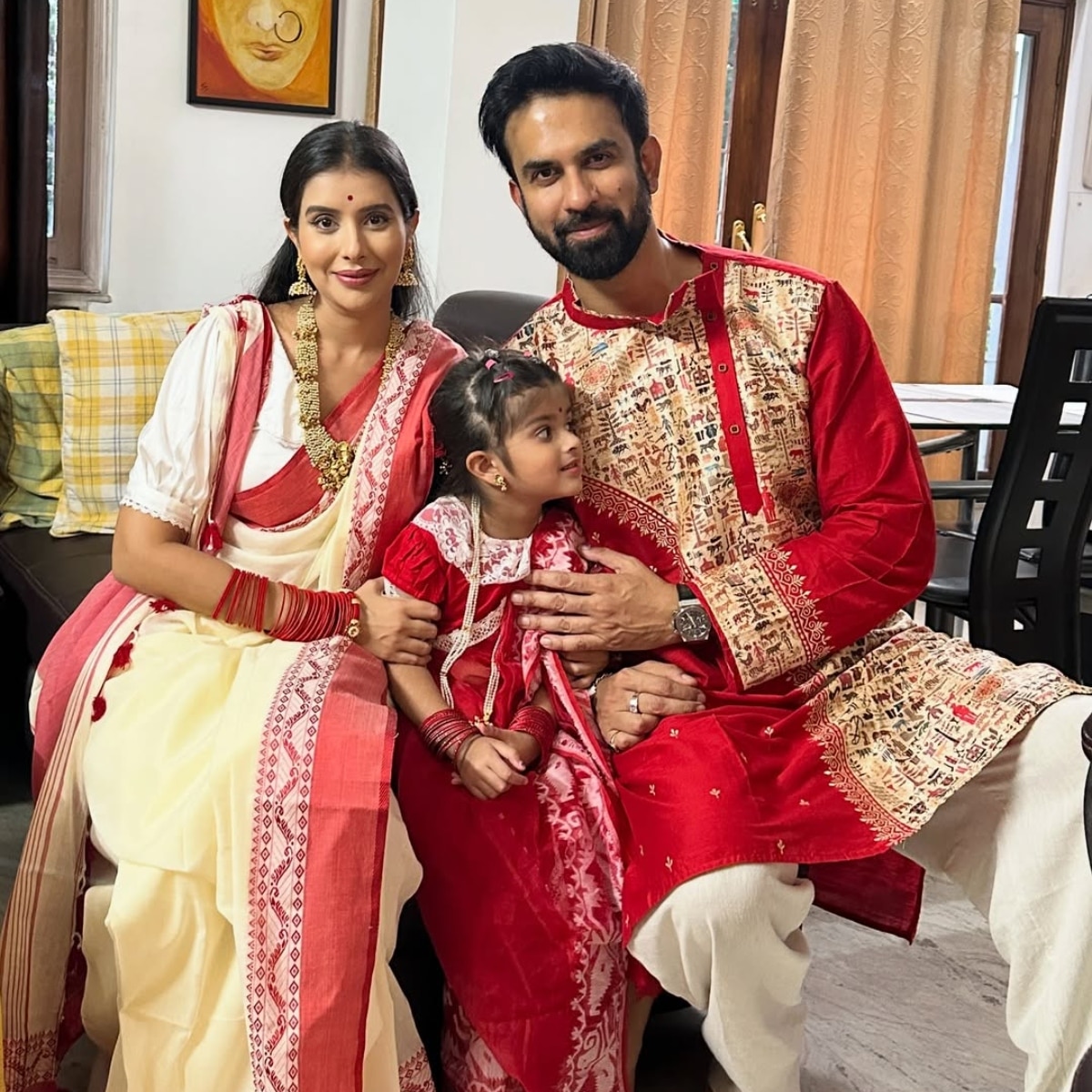 चारु असोपा (Photo: Instagram @asopacharu)