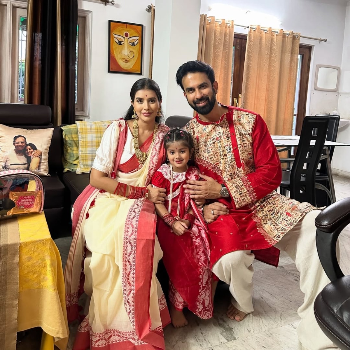 चारु असोपा (Photo: Instagram @asopacharu)