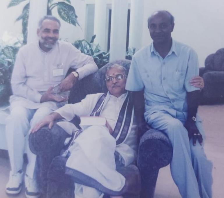 narendra modi with murli manohar joshi