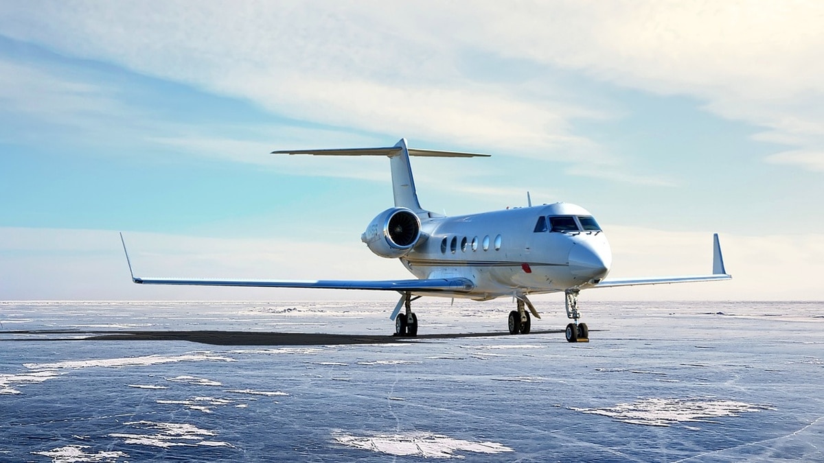 एक फोन की कीमत प्राइवेट जेट से ज्यादा 