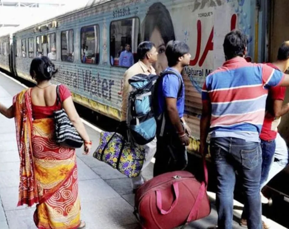 दूसरा बदलाव: सिर्फ ऐसे यात्रियों को ऑनलाइन टिकट