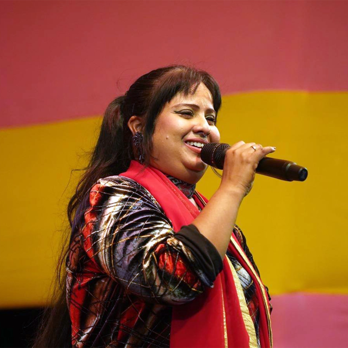 भोजपुरी सिंगर देवी 