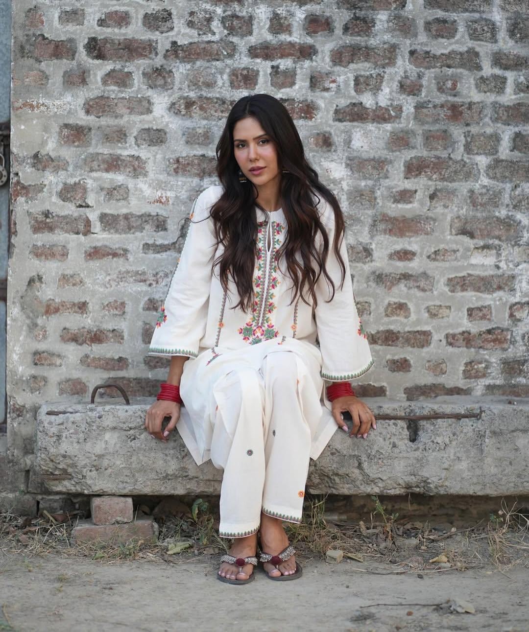 सोनम बाजवा