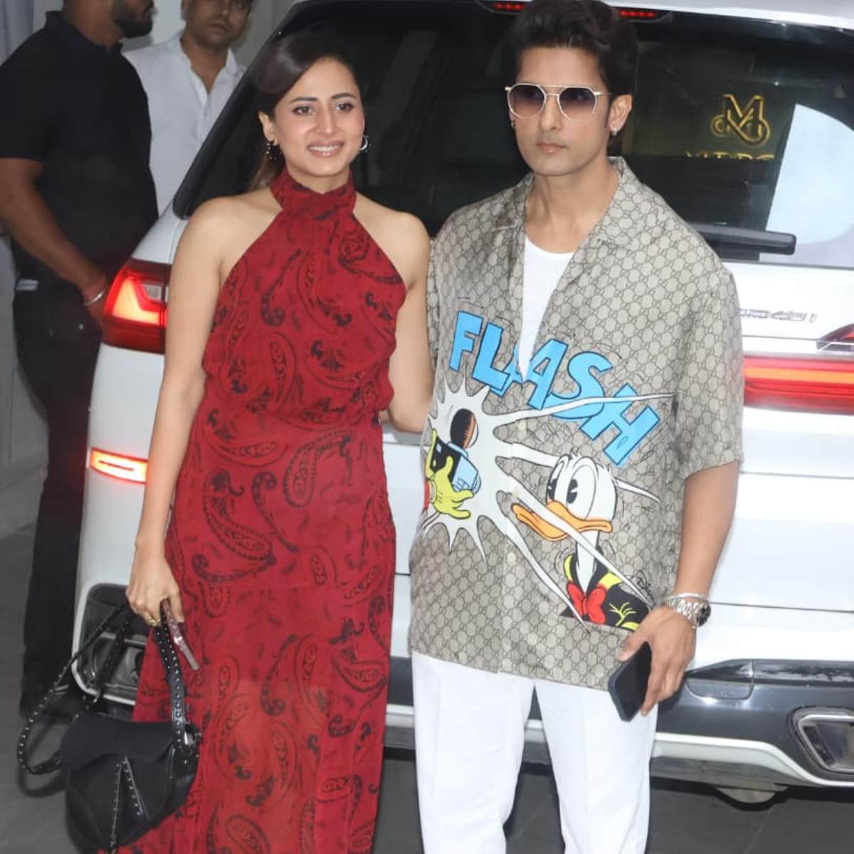 रवि और सरगुन दिखें साथ