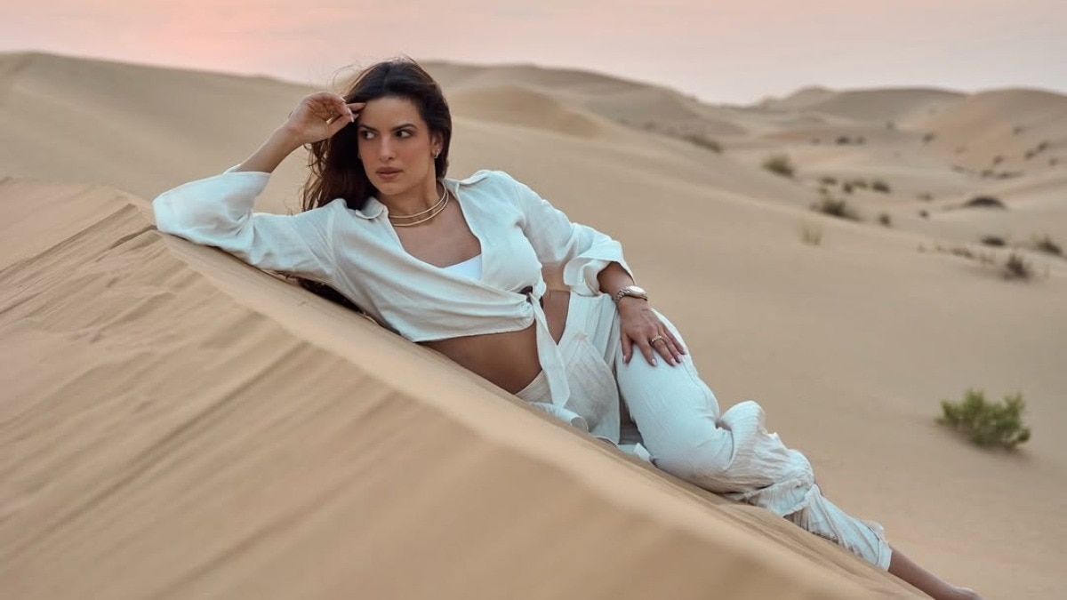 रेत पर लेटकर दिए सिजलिंग पोज, हार्दिक की Ex वाइफ पर फिदा फैन्स