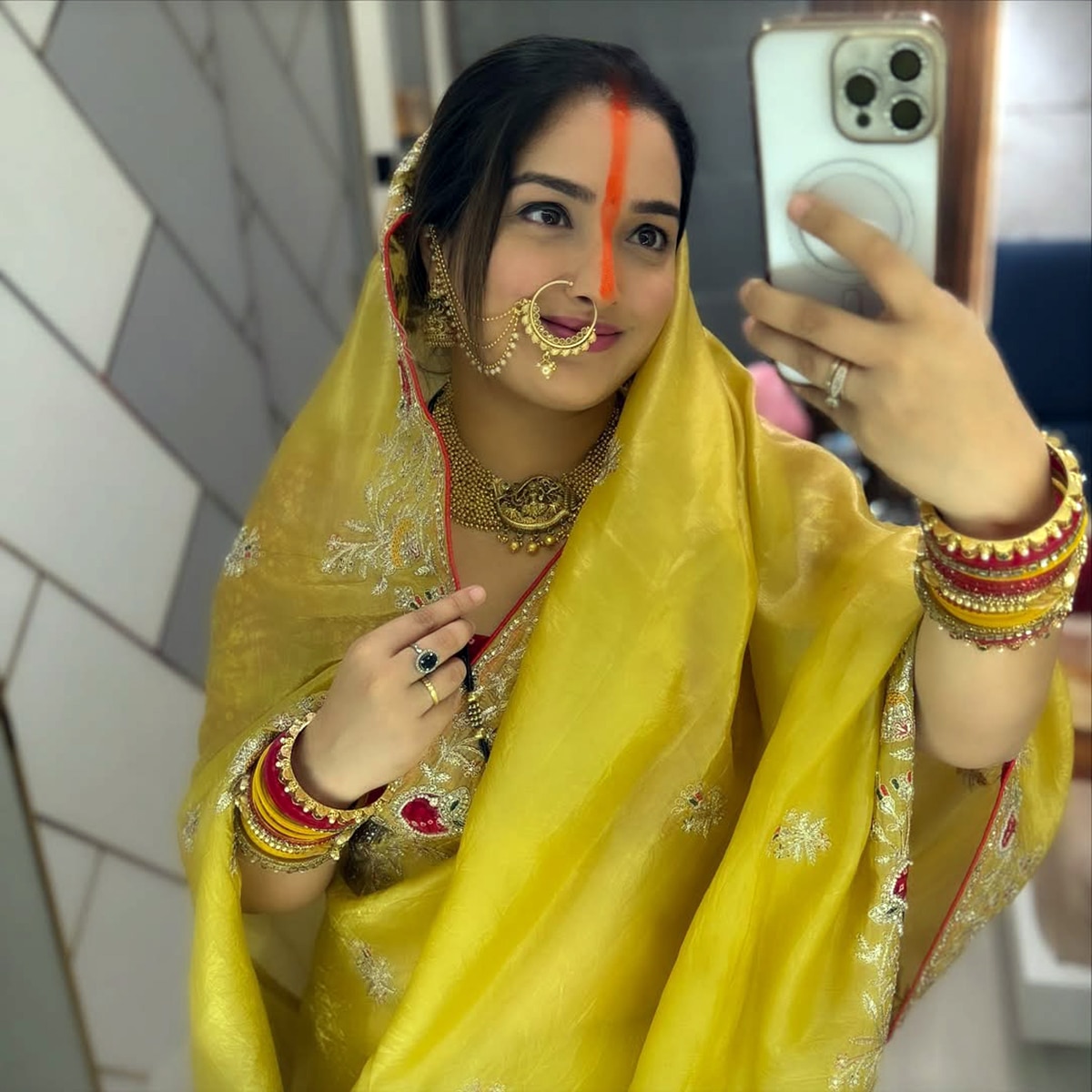 आम्रपाली दुबे