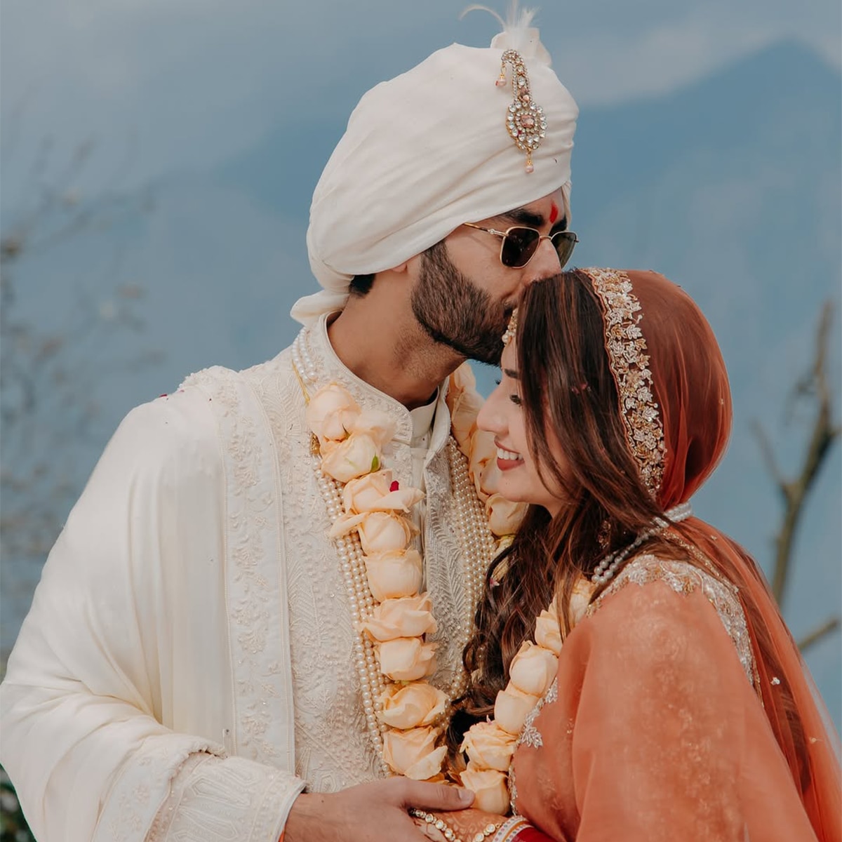 आकांक्षा भंडारी, मानव