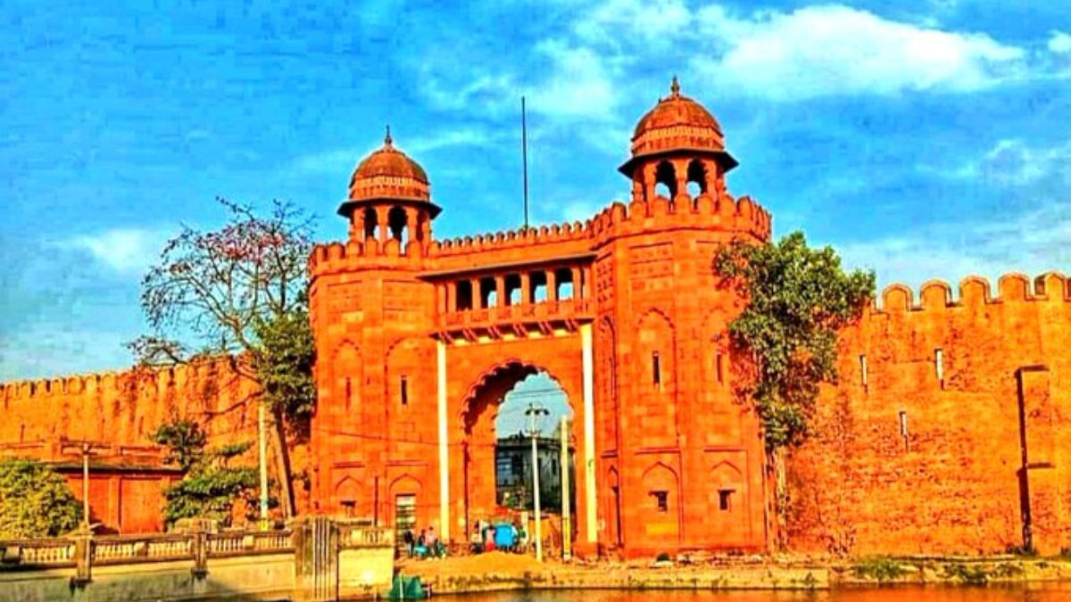 Experience royal history and architecture on a budget