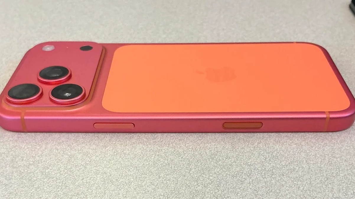 iPhone 17 Pro cosmic orange