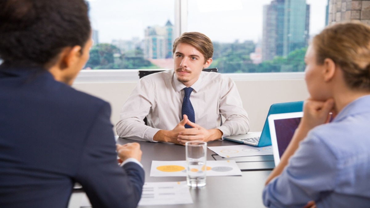 good language and communication skills