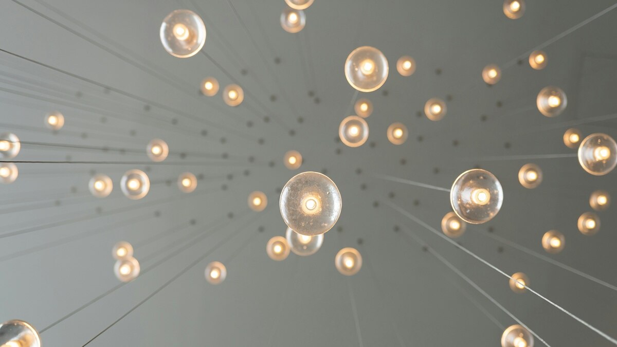 मार्केट में ढेरों स्मार्ट लाइट्स 