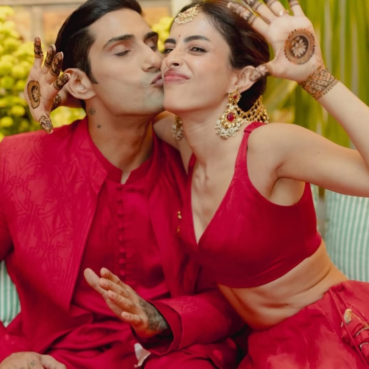 प्रतीक स्मिता पाटिल और प्रिया बनर्जी (Photo: Instagram @_prat)