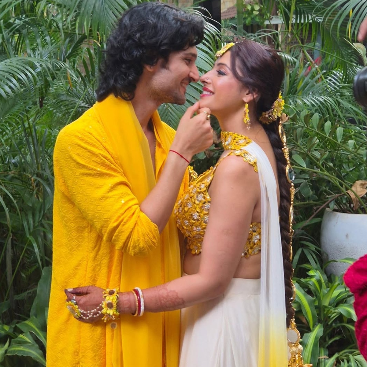 संचिता बनर्जी, रुहान सापरू