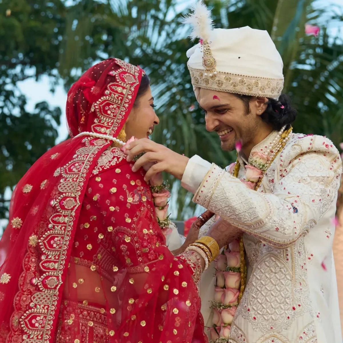 संचिता बनर्जी, रुहान सापरू