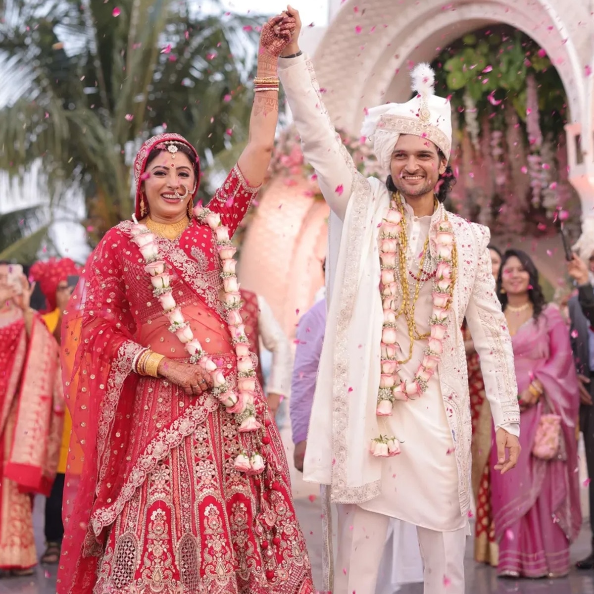 संचिता बनर्जी, रुहान सापरू