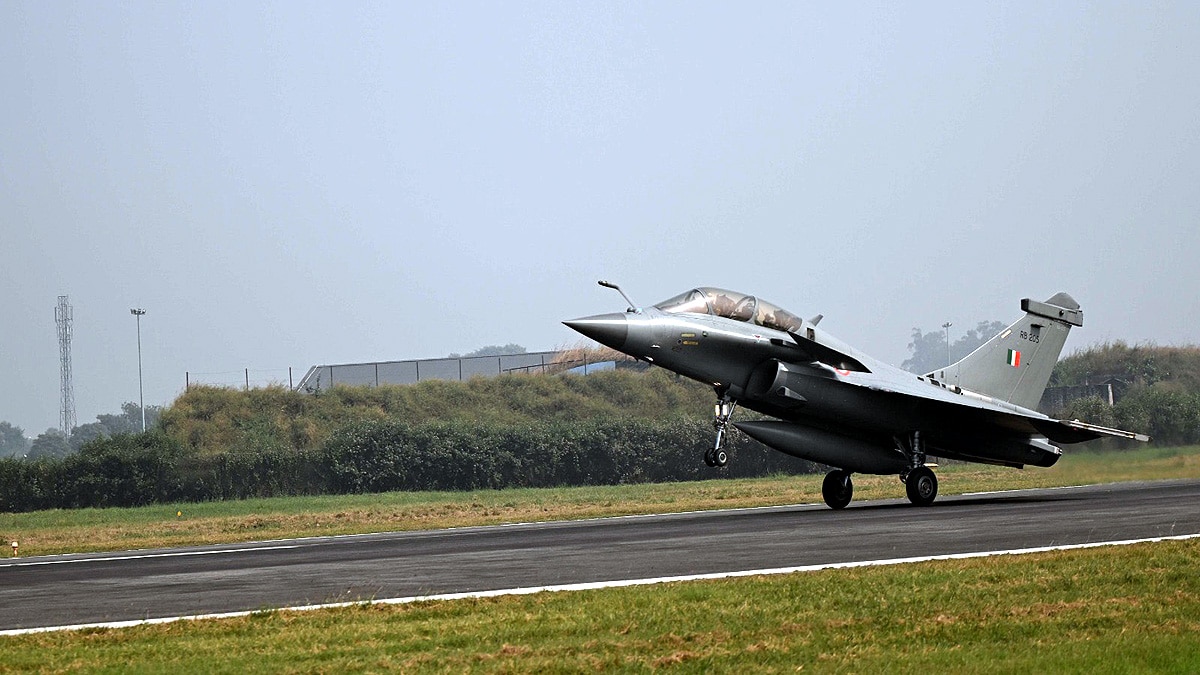  Squadron Leader Shivangi Singh