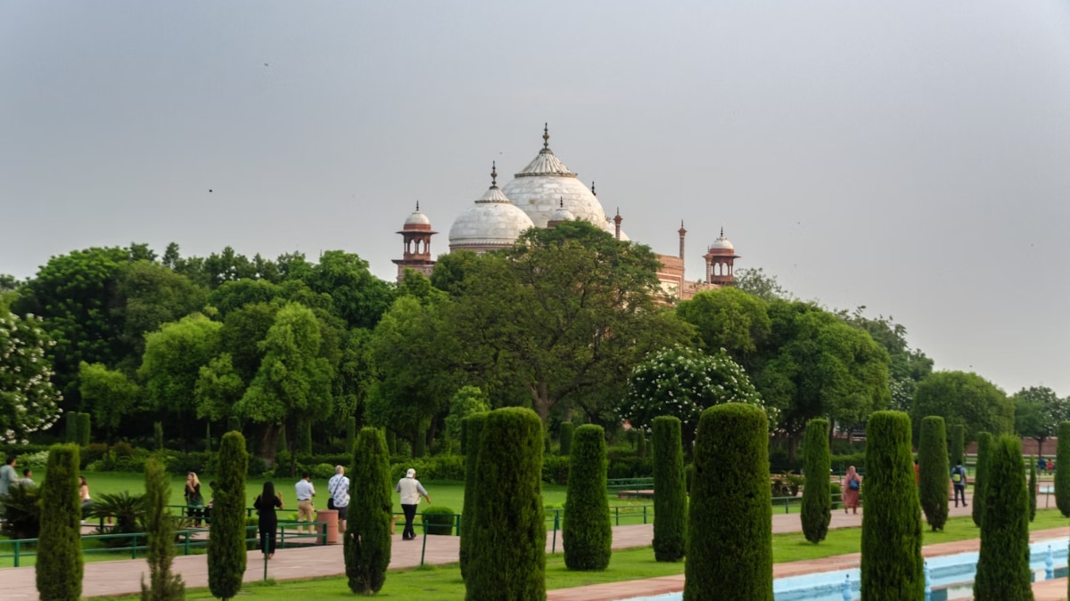 Taj Mahal Garden