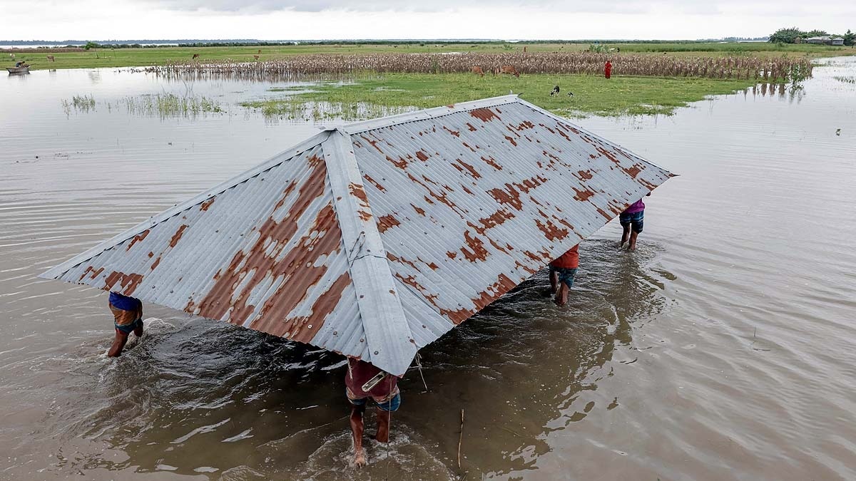 बांग्लादेश को निगल रही ब्रह्मपुत्र नदी! आफत में ये द्वीप, एक घर तो 35 बार बह चुका है