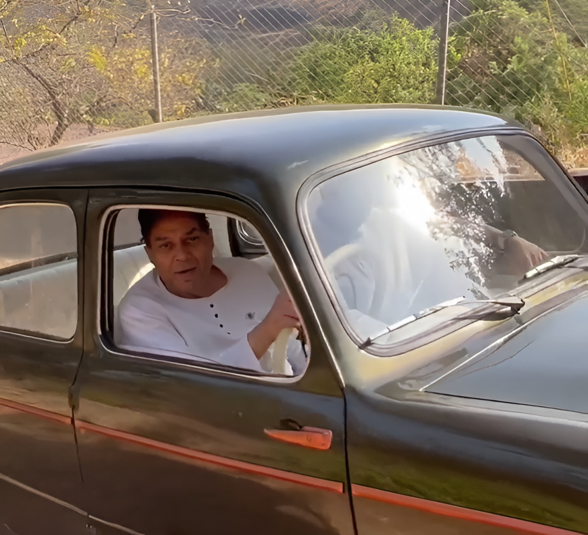dharmendra at his farmhouse