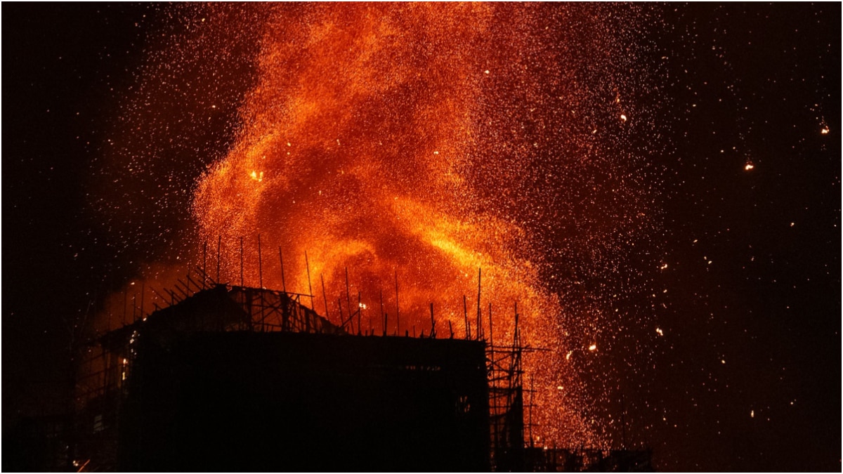 कितनी खौफनाक है हांगकांग की मल्टीस्टोरीज बिल्डिंग में भीषण आग