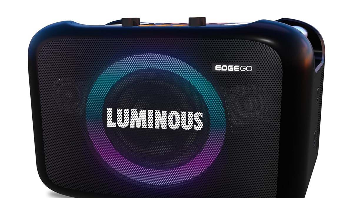 पोर्टेबल स्पीकर का भी फीचर 